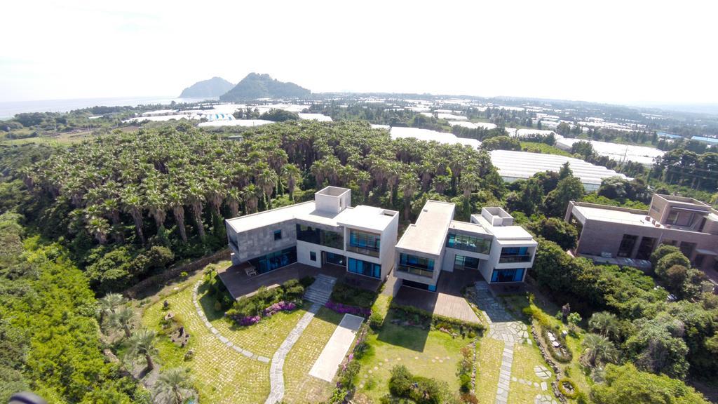 Cobeach Familiar Pension Seogwipo Bagian luar foto