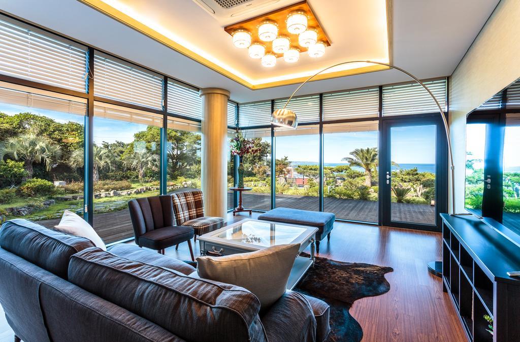 Cobeach Familiar Pension Seogwipo Bagian luar foto