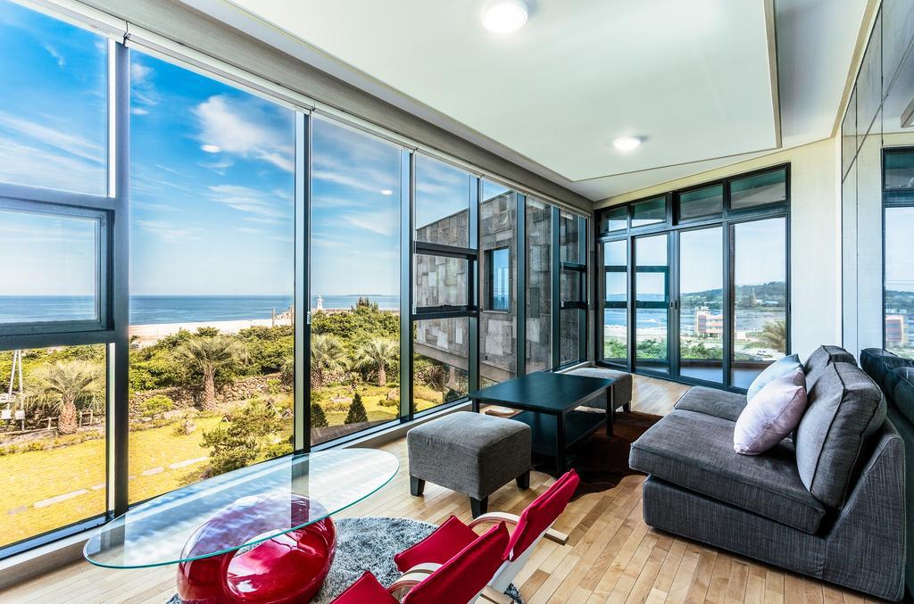 Cobeach Familiar Pension Seogwipo Bagian luar foto