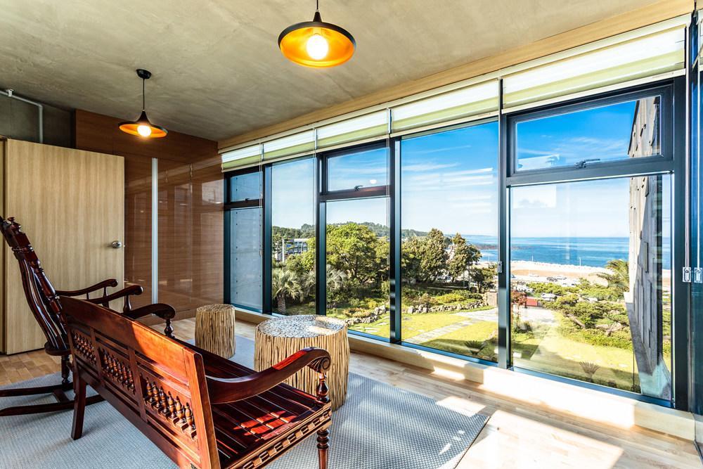 Cobeach Familiar Pension Seogwipo Bagian luar foto